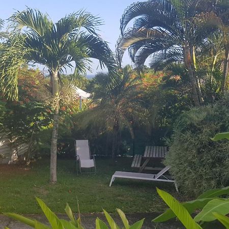 Studio avec jardin, lit king size, 800 m plage Le Diamant Extérieur photo